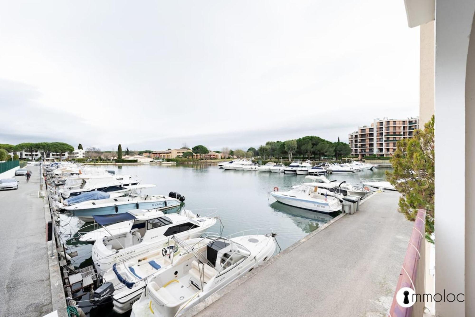 Spacious Apartment With Pool Located In The Marina Of Mandelieu Extérieur photo